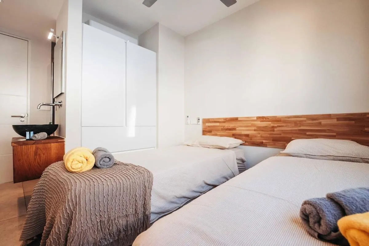 2Br Lxry Jansofat Tropic Oasis Apt & Pool Виллемстад
