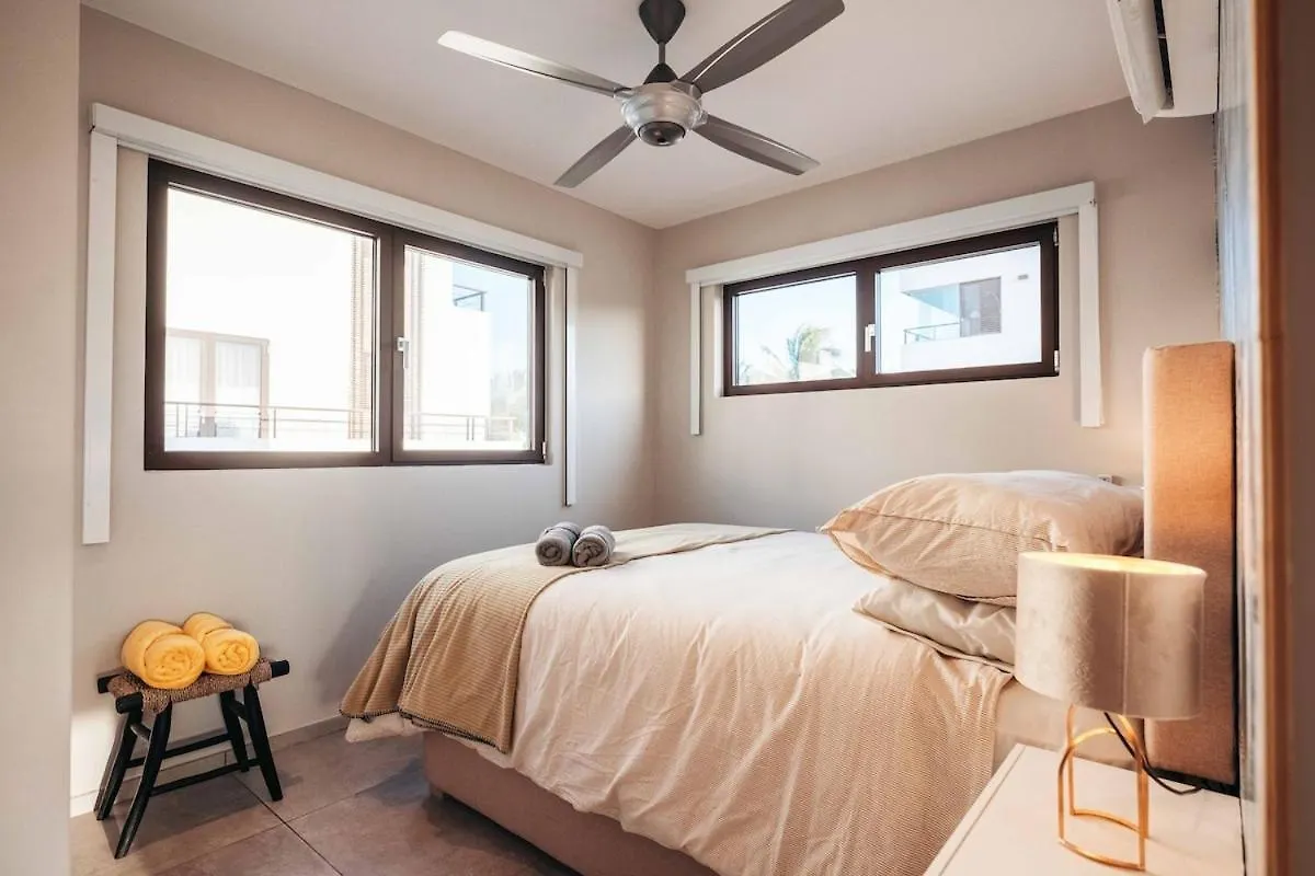 2Br Lxry Jansofat Tropic Oasis Apt & Pool Виллемстад Апартаменты